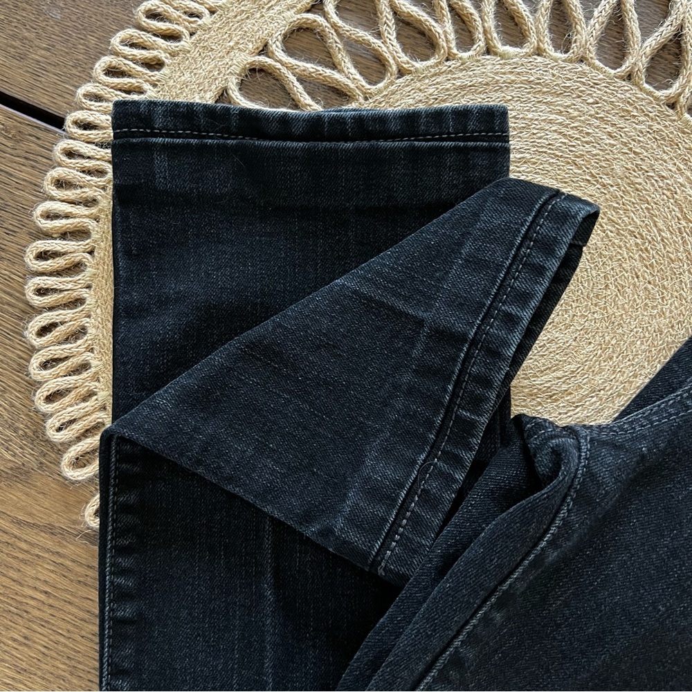 Levi's Women's Classic Black Denim Skinny Jeans Size 6p Black Mid Rise preowned - Picture 3 of 11